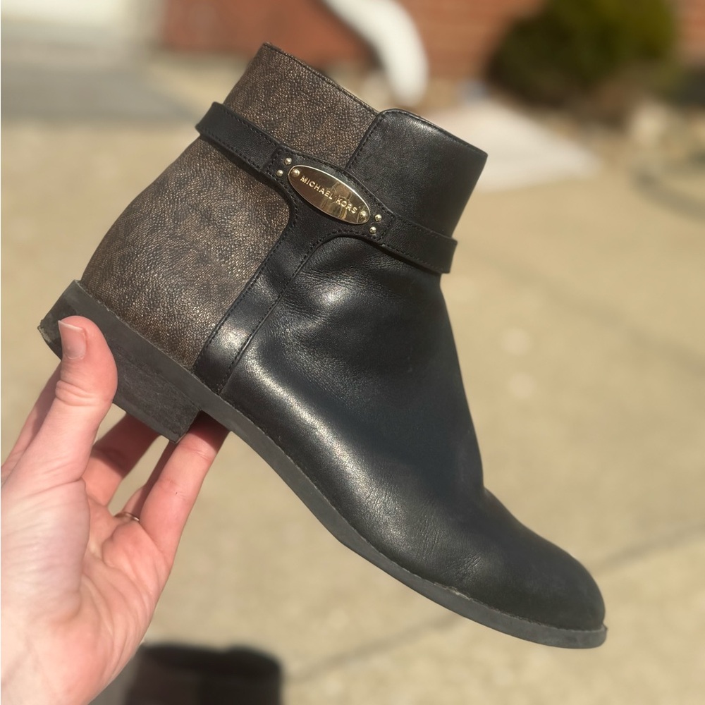 Michael Kors Finley Flat Booties- Size 7.5